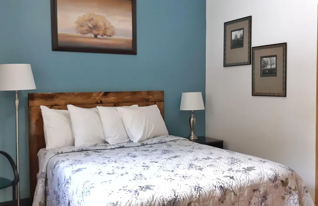 Maciver'S Motel And Camp-1